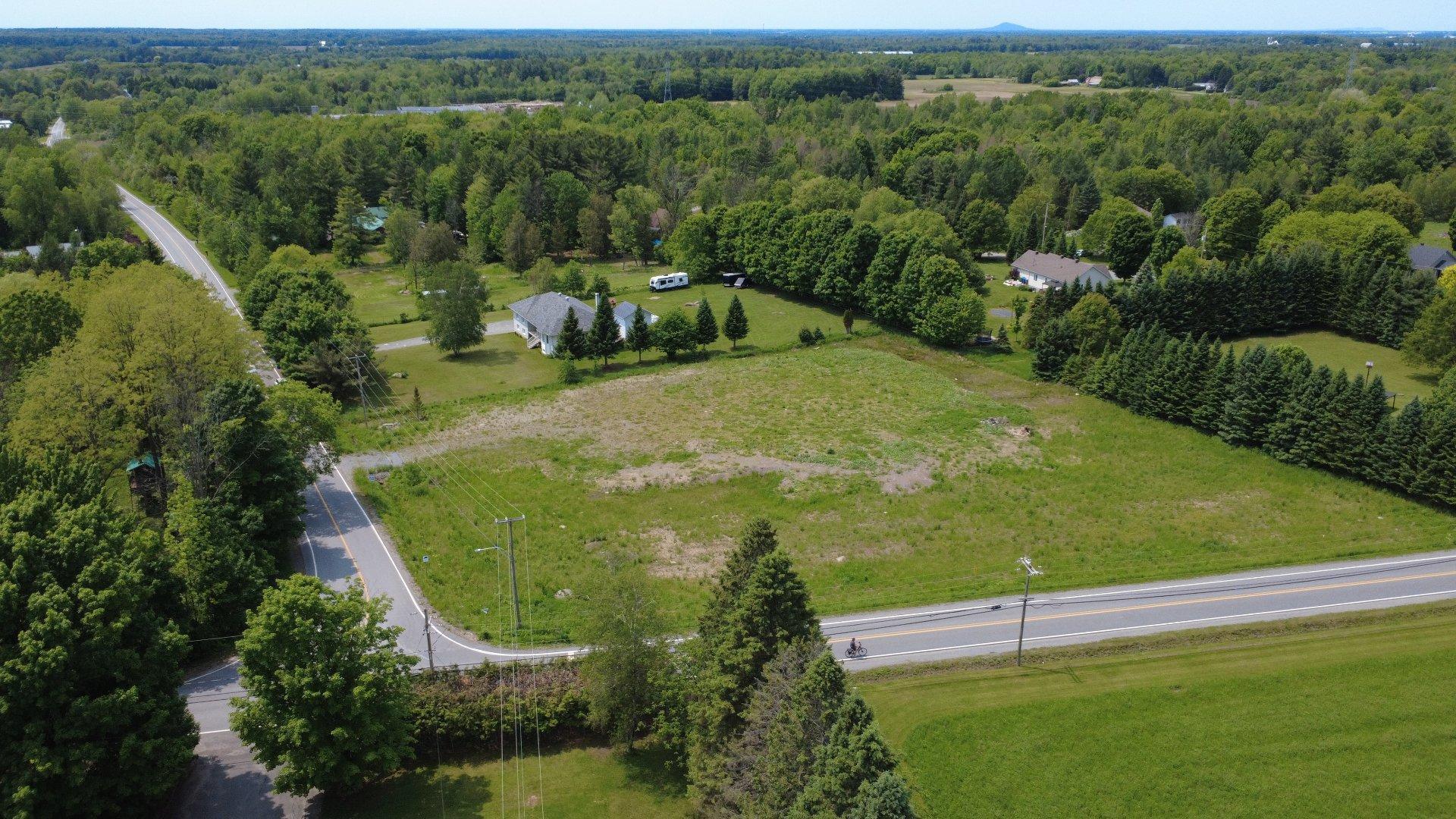 












Rue Maple Dale

,
East Farnham,







QC
J2K4M6

