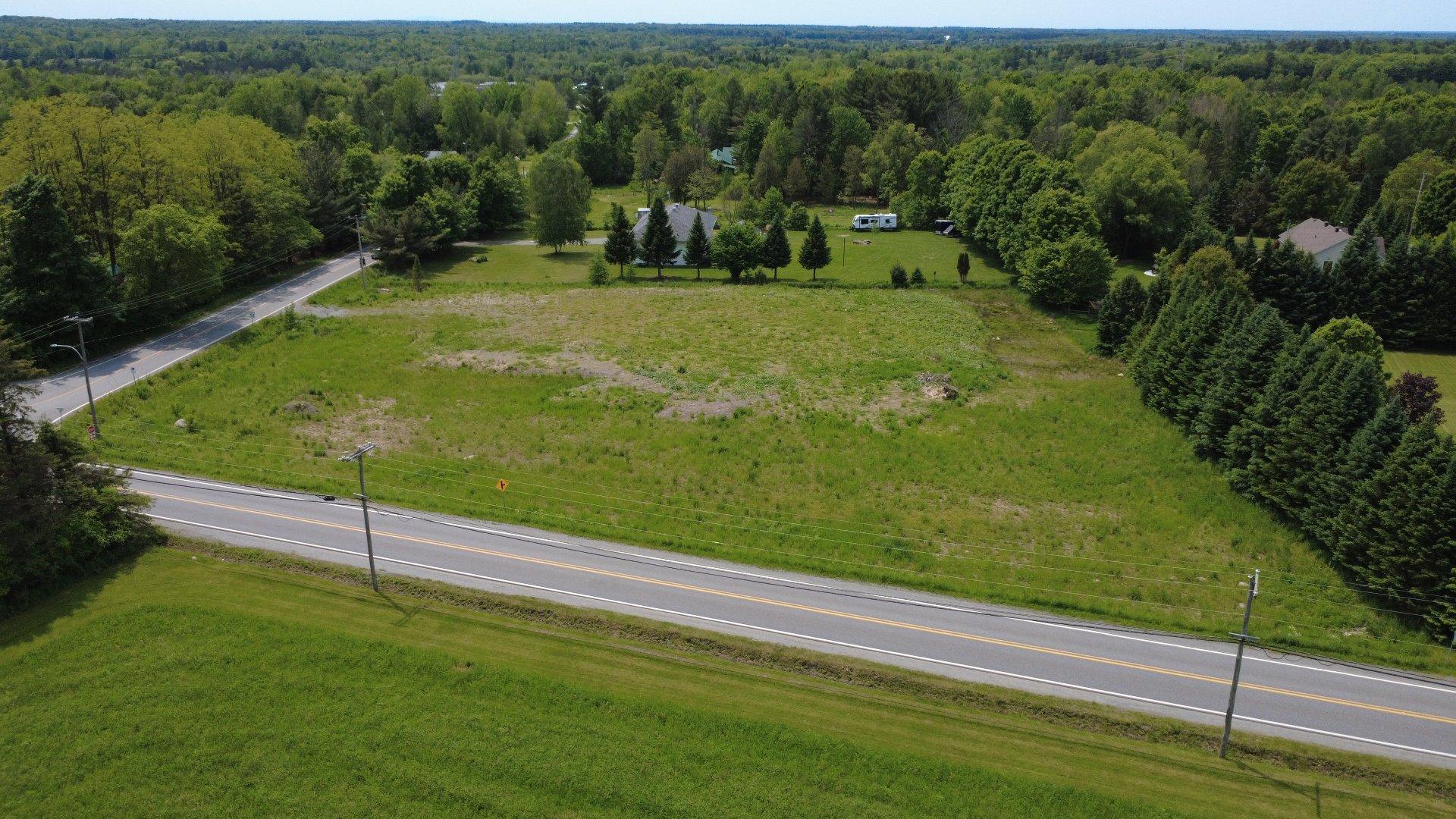 












Rue Maple Dale

,
East Farnham,







QC
J2K4M6

