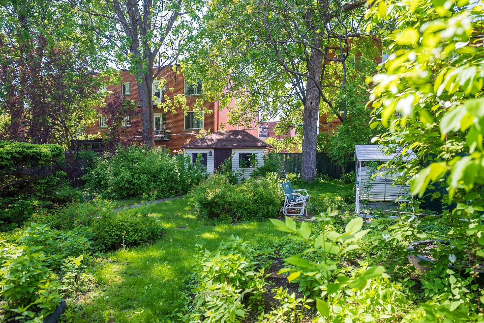 









3855


Boul. Édouard-Montpetit

,
Montréal (Côte-des-Neiges/Notre-Dame-de-Grâce),




QC
H3T1L1

