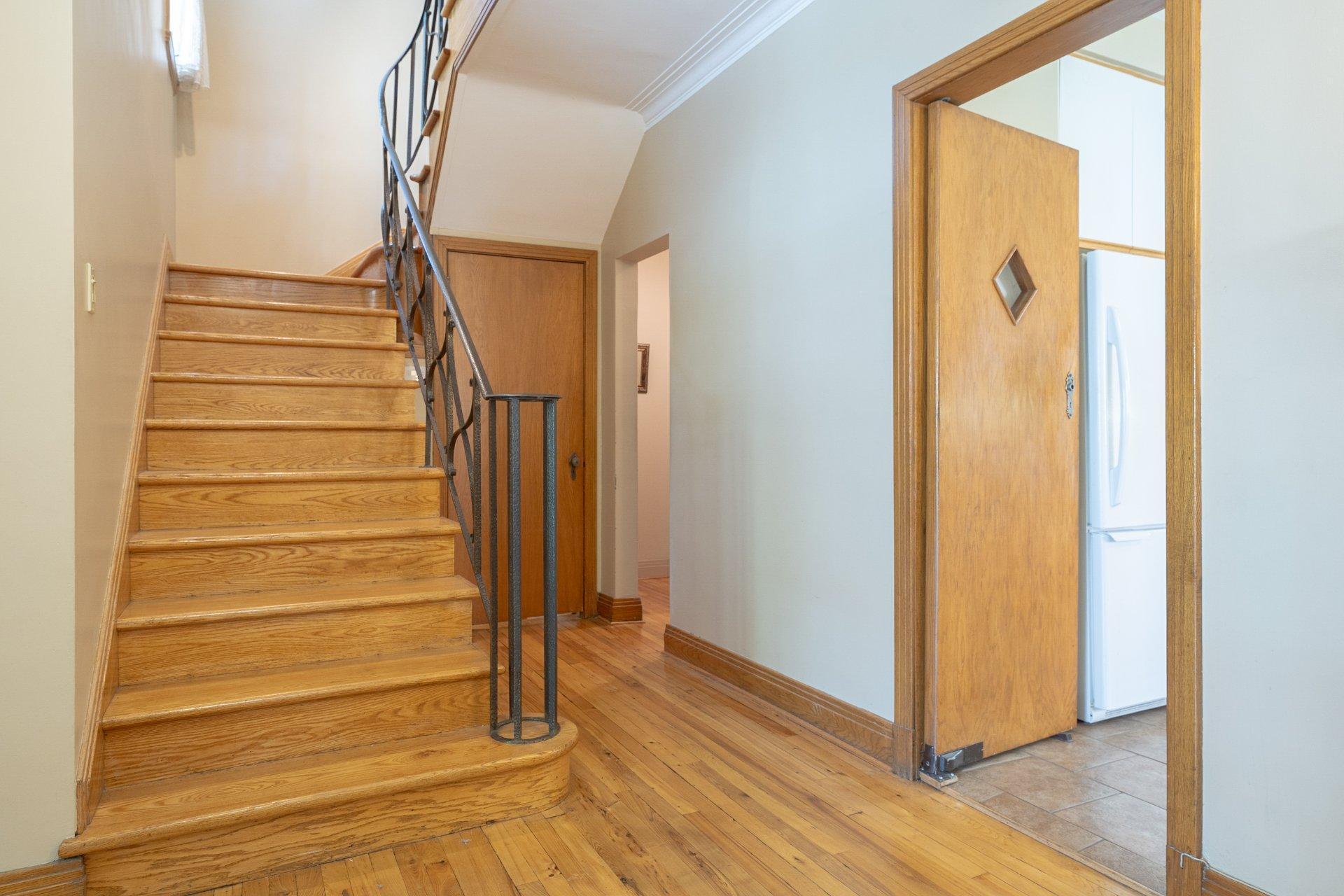 









3855


Boul. Édouard-Montpetit

,
Montréal (Côte-des-Neiges/Notre-Dame-de-Grâce),




QC
H3T1L1

