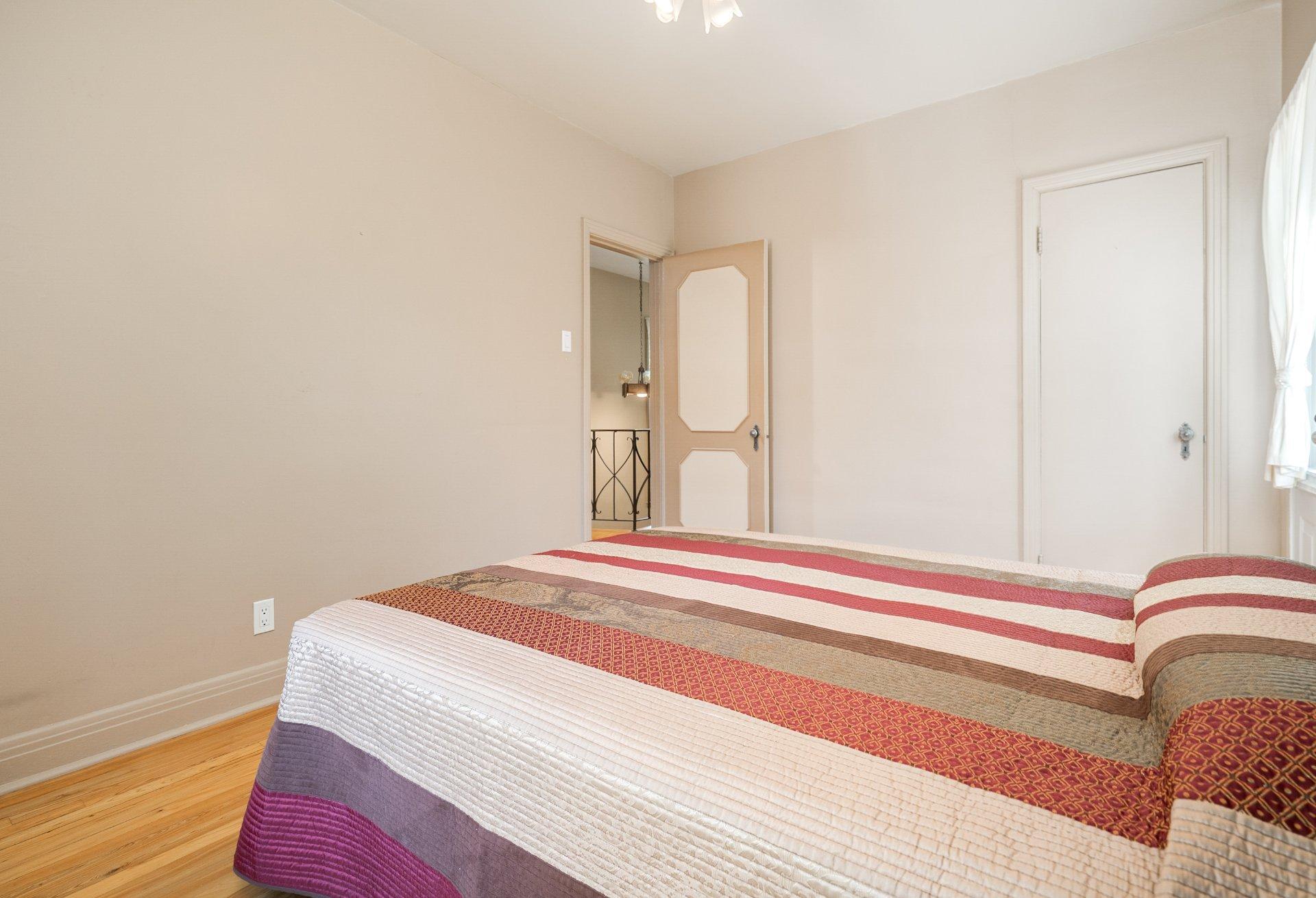 









3855


Boul. Édouard-Montpetit

,
Montréal (Côte-des-Neiges/Notre-Dame-de-Grâce),




QC
H3T1L1

