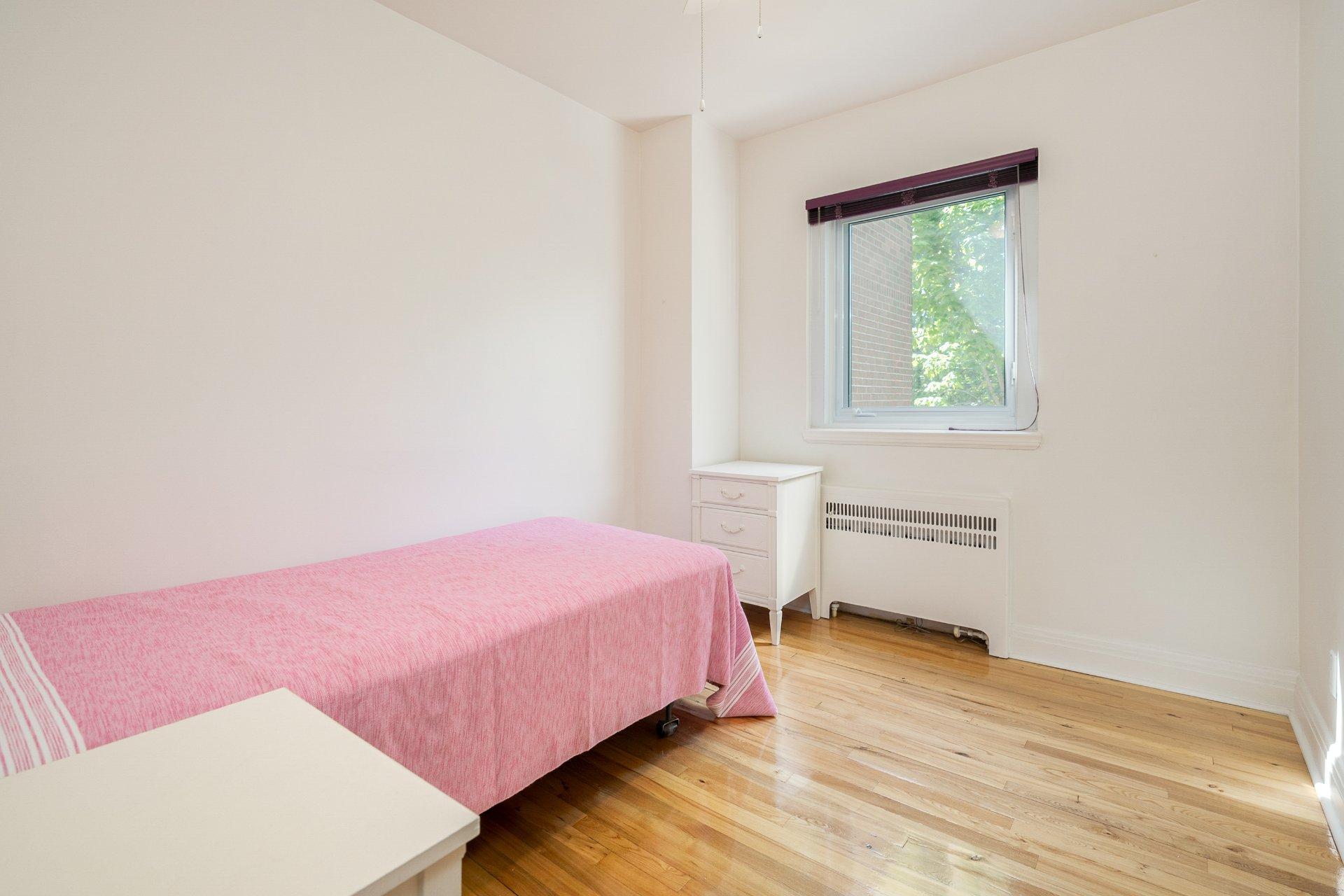 









3855


Boul. Édouard-Montpetit

,
Montréal (Côte-des-Neiges/Notre-Dame-de-Grâce),




QC
H3T1L1

