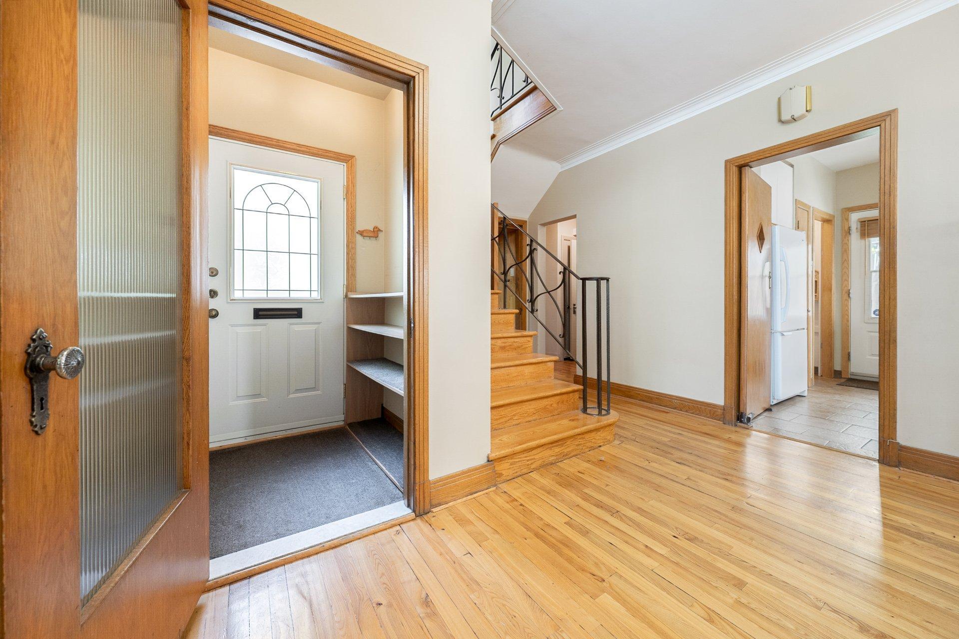 









3855


Boul. Édouard-Montpetit

,
Montréal (Côte-des-Neiges/Notre-Dame-de-Grâce),




QC
H3T1L1

