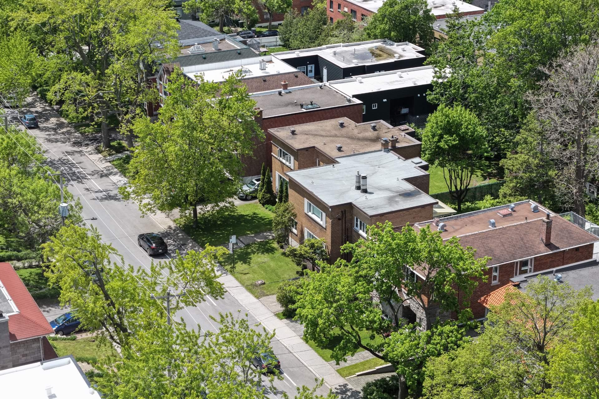 









3855


Boul. Édouard-Montpetit

,
Montréal (Côte-des-Neiges/Notre-Dame-de-Grâce),




QC
H3T1L1

