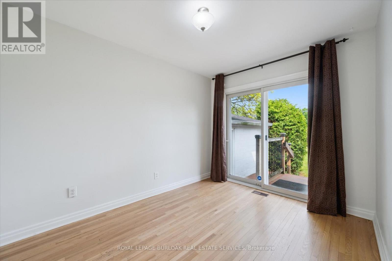 












2237 JOYCE STREET

,
Burlington,




Ontario
L7R2B6

