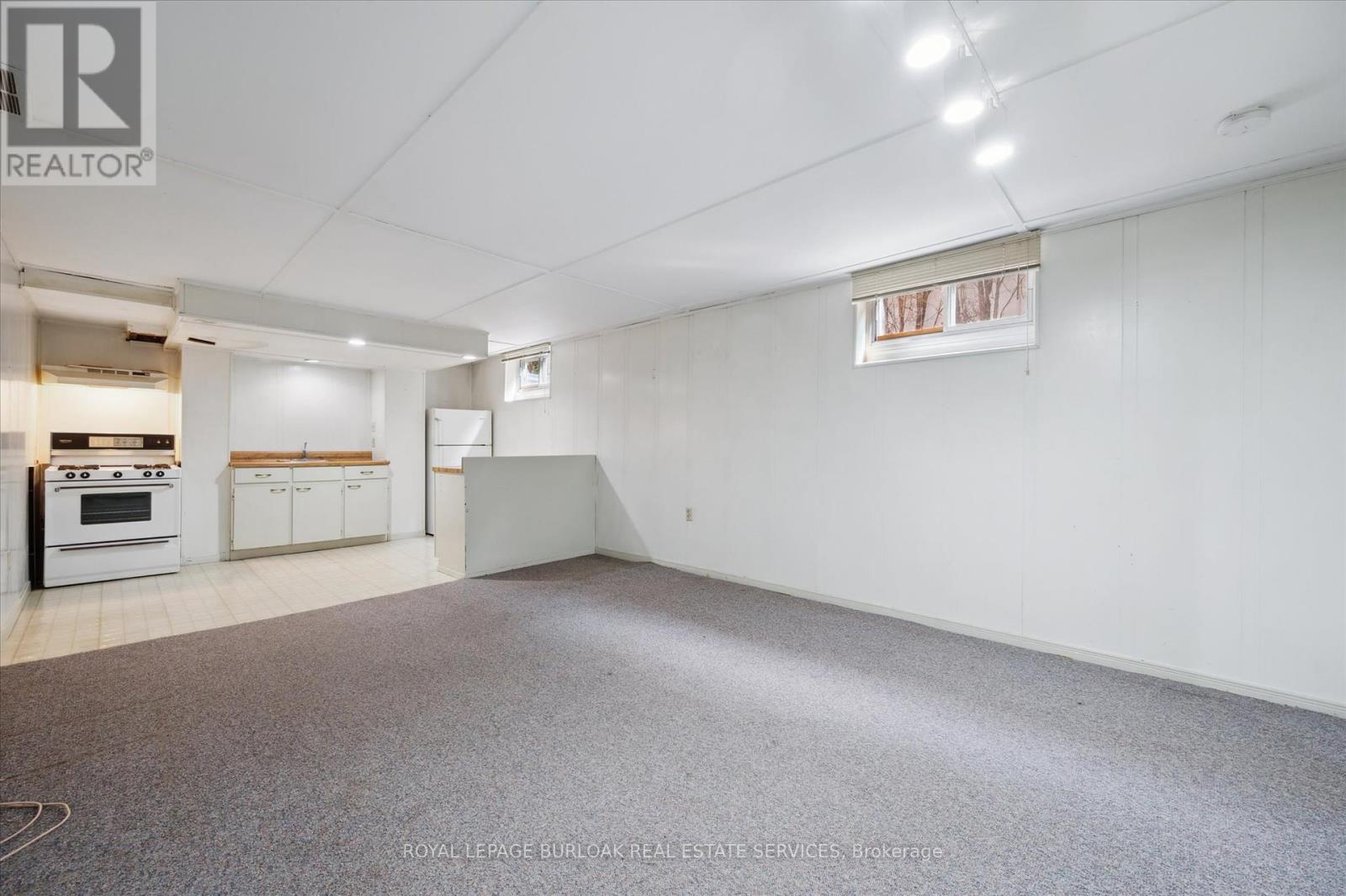 












2237 JOYCE STREET

,
Burlington,




Ontario
L7R2B6

