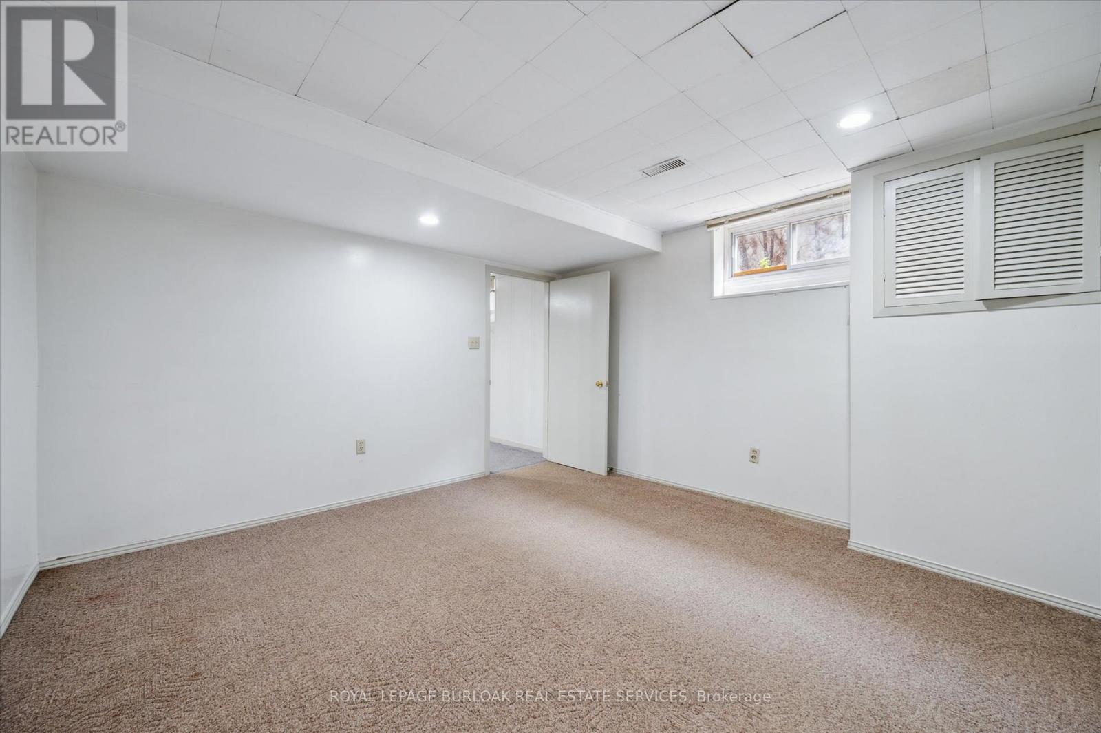 












2237 JOYCE STREET

,
Burlington,




Ontario
L7R2B6

