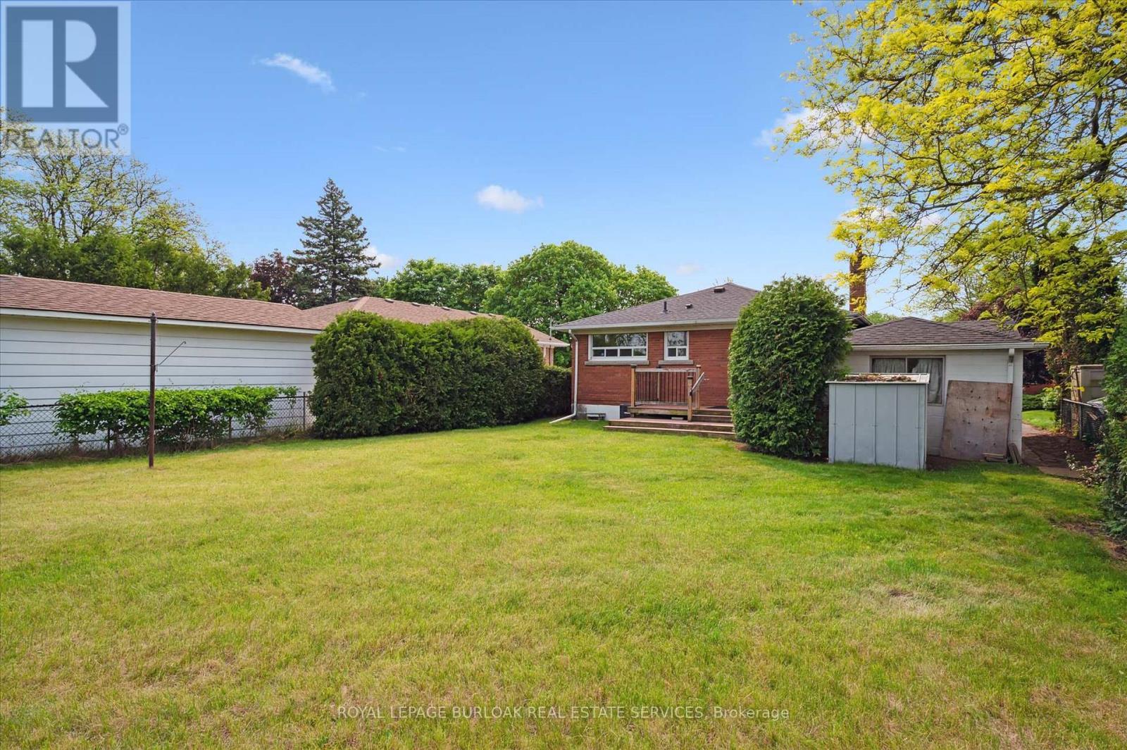 












2237 JOYCE STREET

,
Burlington,




Ontario
L7R2B6

