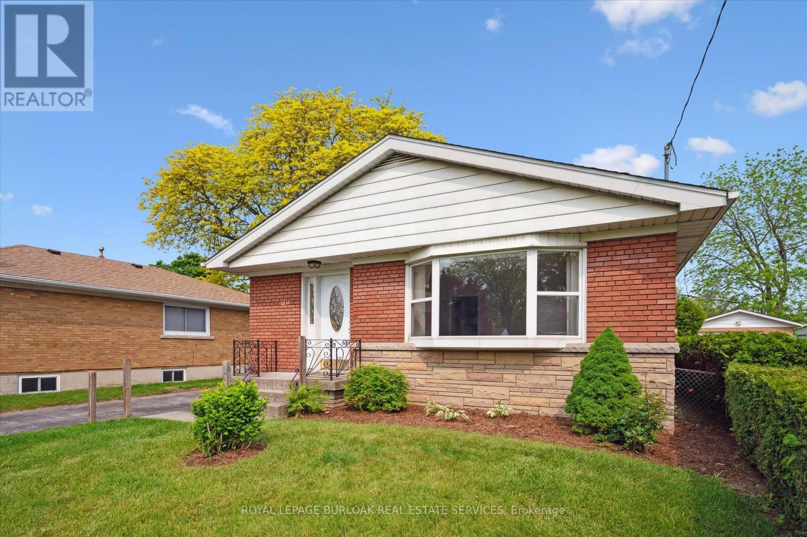 












2237 JOYCE STREET

,
Burlington,




Ontario
L7R2B6

