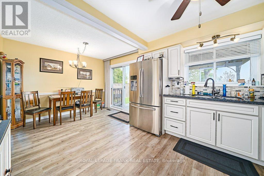 












1323 FENELON CRESCENT

,
Oshawa (Stevenson),




Ontario
L1J6G2

