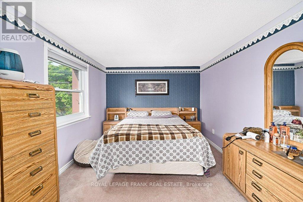 












1323 FENELON CRESCENT

,
Oshawa (Stevenson),




Ontario
L1J6G2

