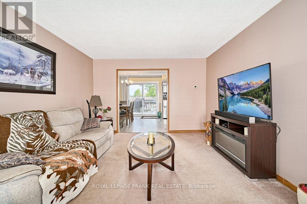 












1323 FENELON CRESCENT

,
Oshawa (Stevenson),




Ontario
L1J6G2

