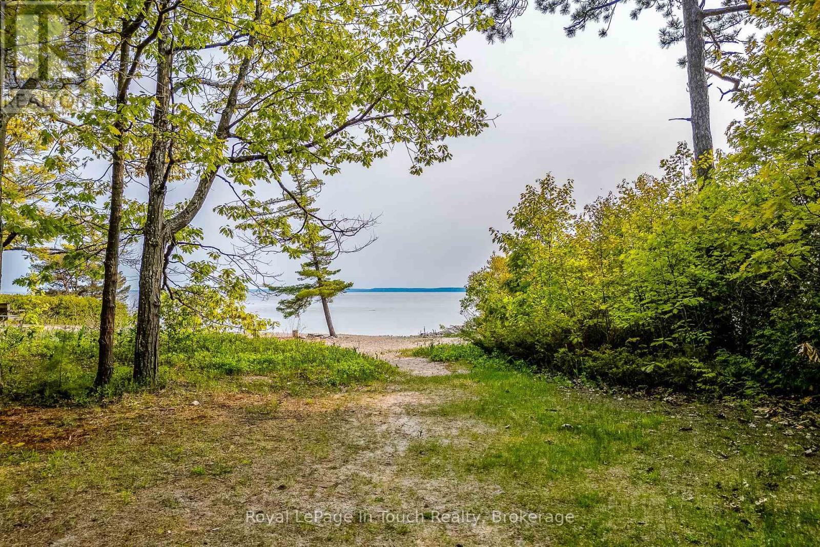 












21 MOONLIGHT COURT

,
Tiny,




Ontario
L9M0H2

