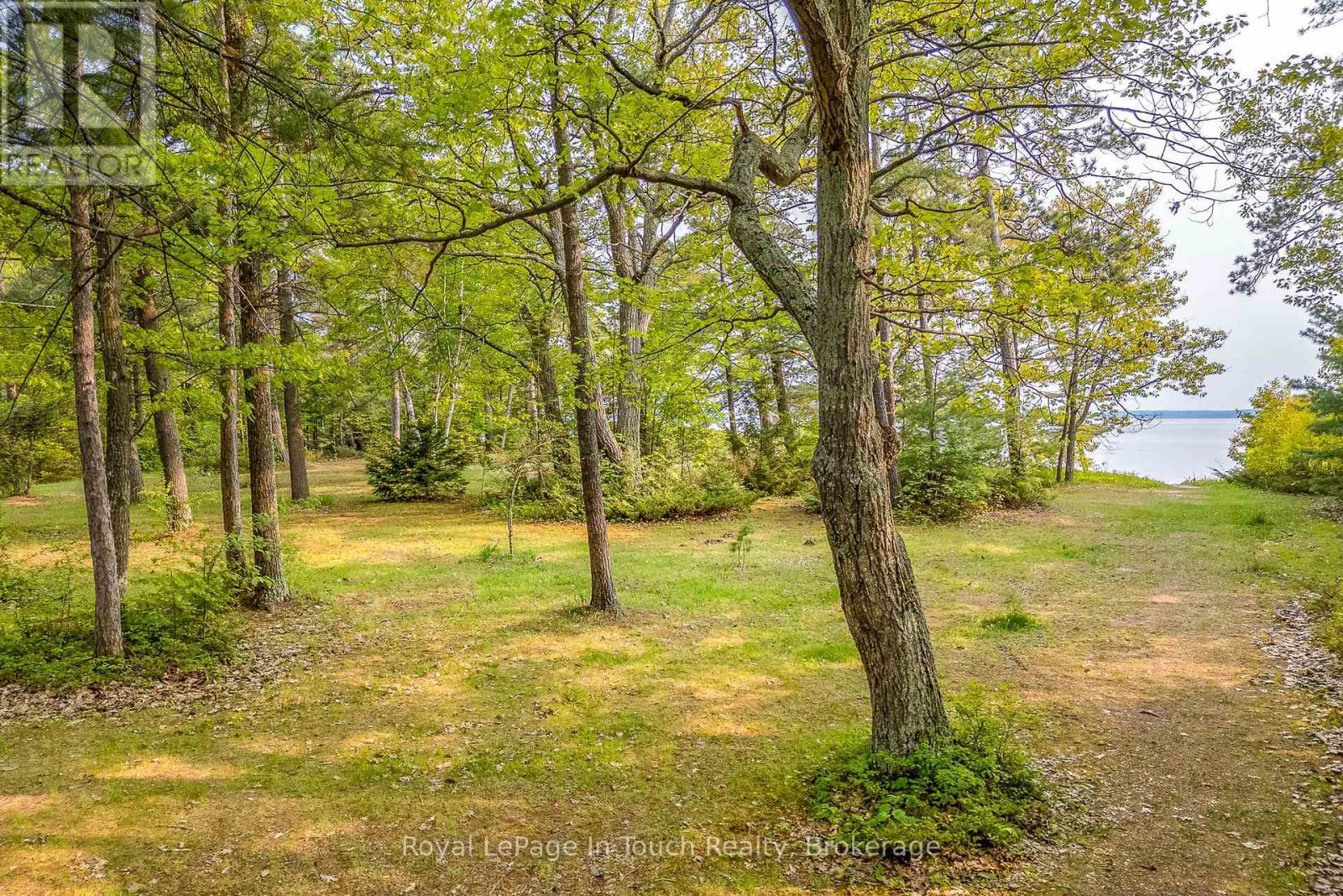 












21 MOONLIGHT COURT

,
Tiny,




Ontario
L9M0H2

