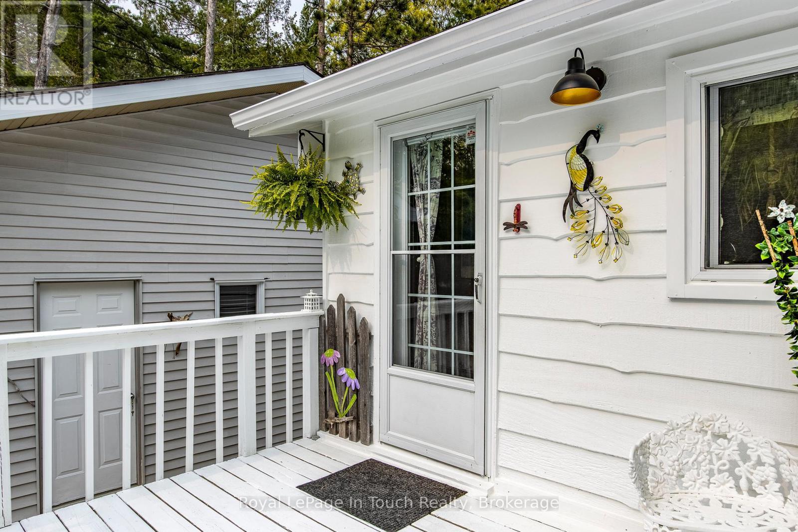 












21 MOONLIGHT COURT

,
Tiny,




Ontario
L9M0H2


