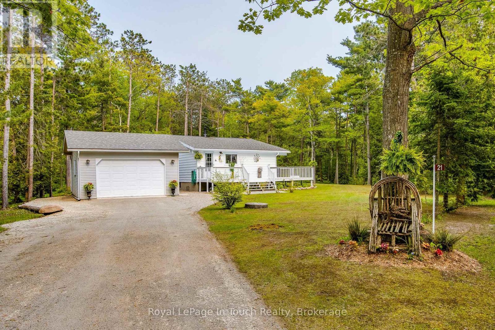 












21 MOONLIGHT COURT

,
Tiny,




Ontario
L9M0H2

