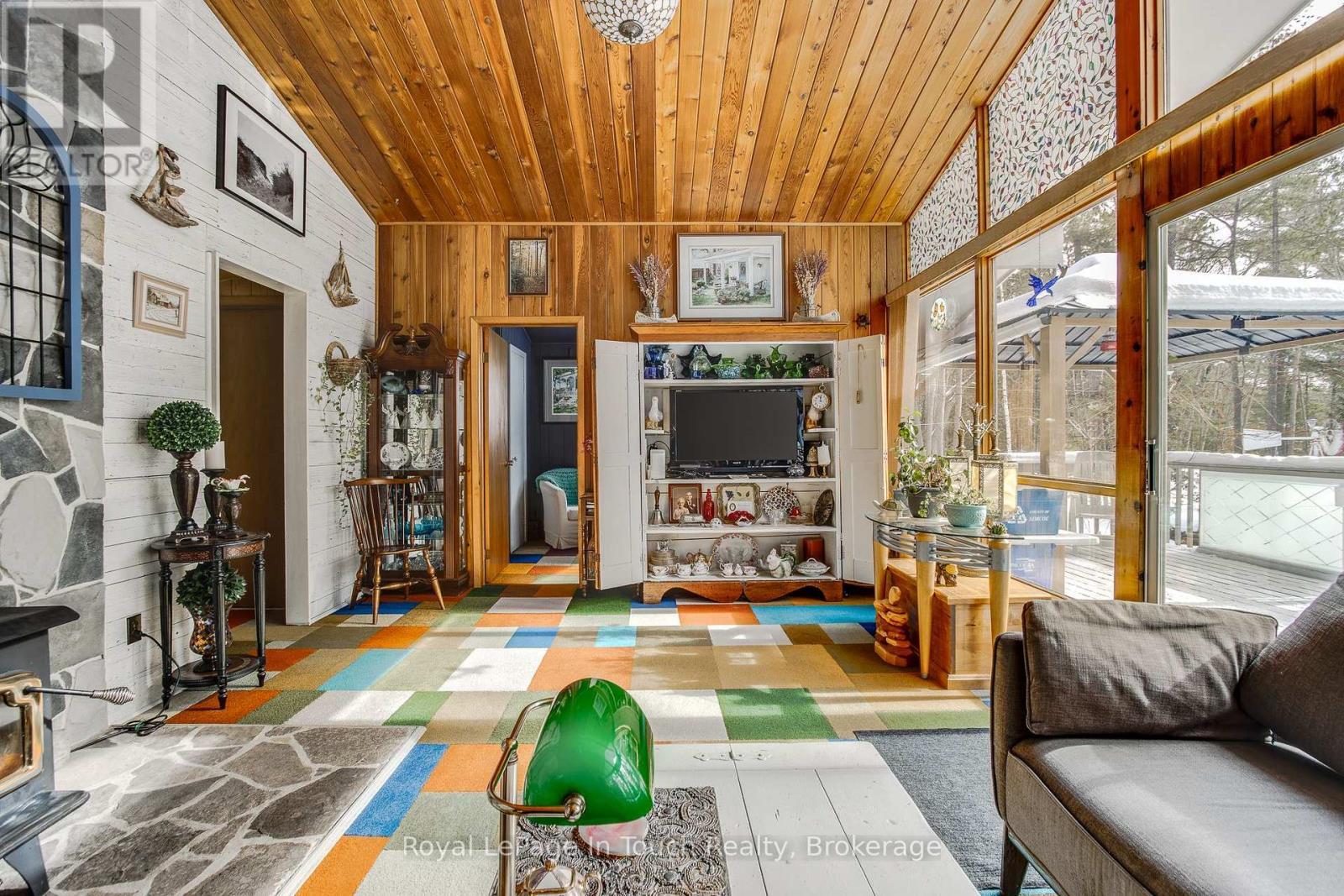 












21 MOONLIGHT COURT

,
Tiny,




Ontario
L9M0H2

