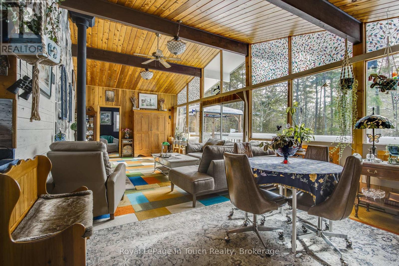 












21 MOONLIGHT COURT

,
Tiny,




Ontario
L9M0H2

