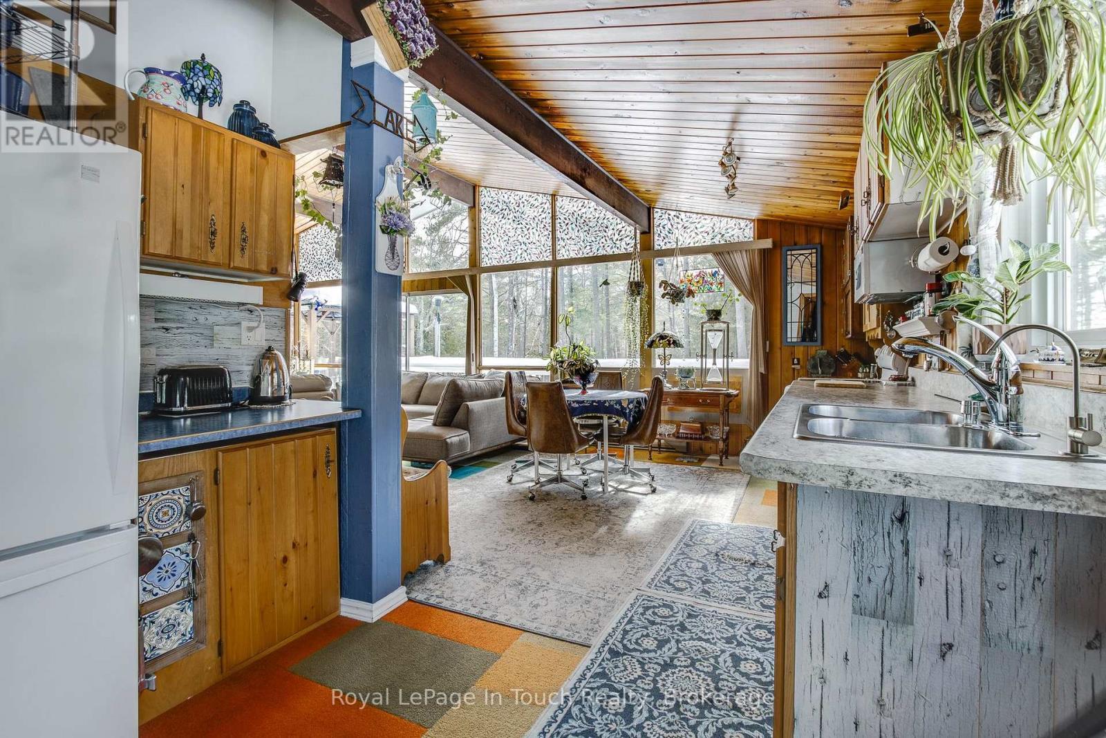 












21 MOONLIGHT COURT

,
Tiny,




Ontario
L9M0H2

