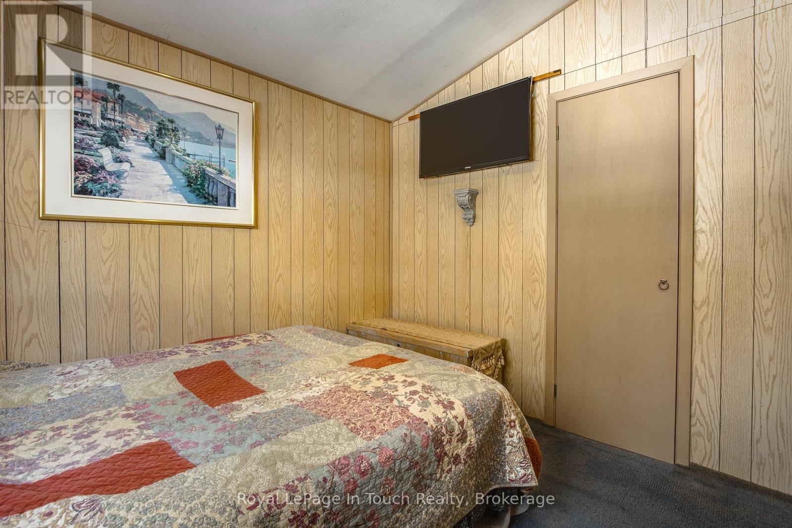 












21 MOONLIGHT COURT

,
Tiny,




Ontario
L9M0H2

