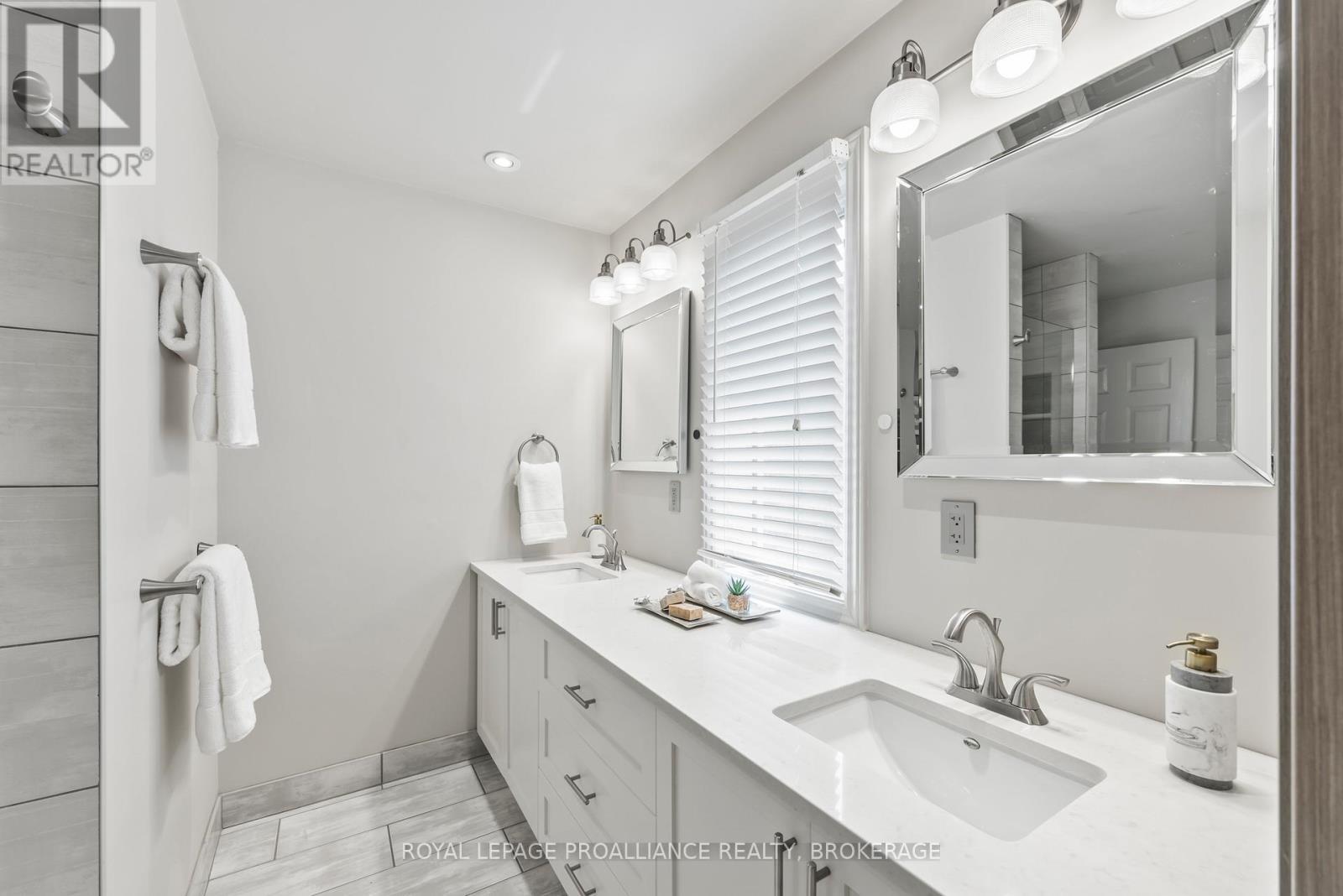 












612 RANKIN CRESCENT

,
Kingston (South of Taylor-Kidd Blvd),




Ontario
K7M7L4

