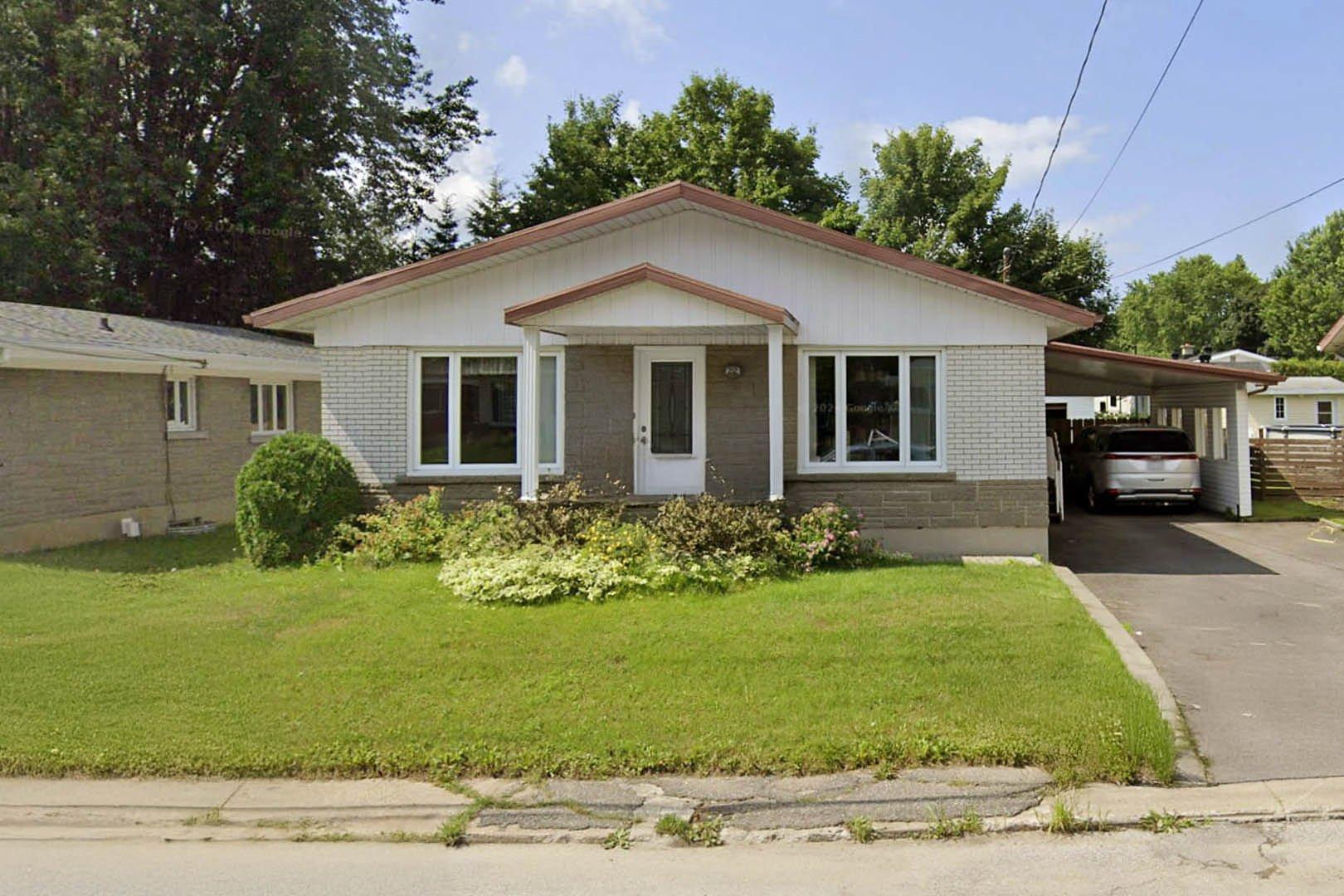 









212


Av. Delisle

,
Donnacona,




QC
G3M2J3

