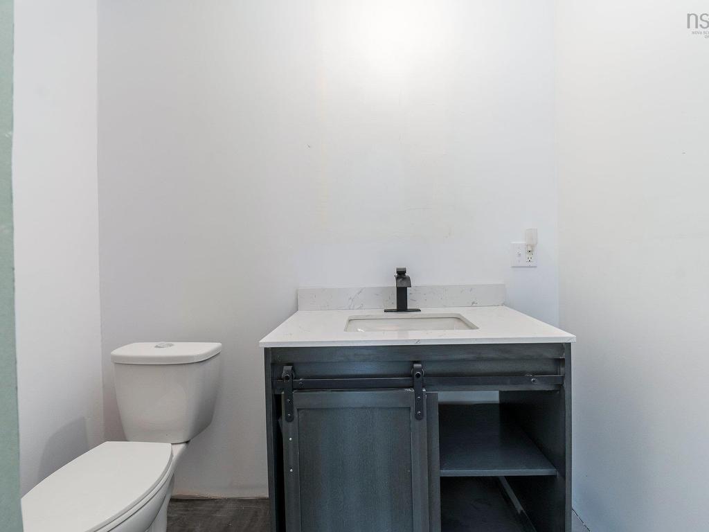 












19 Cove Road

,
Mount Uniacke,




NS
B0N 1Z0

