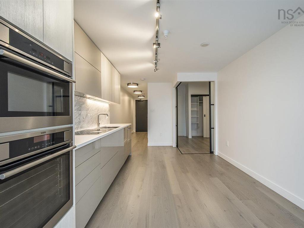 












902 1650 GRANVILLE Street

,
Halifax,




NS
B3J 0E1

