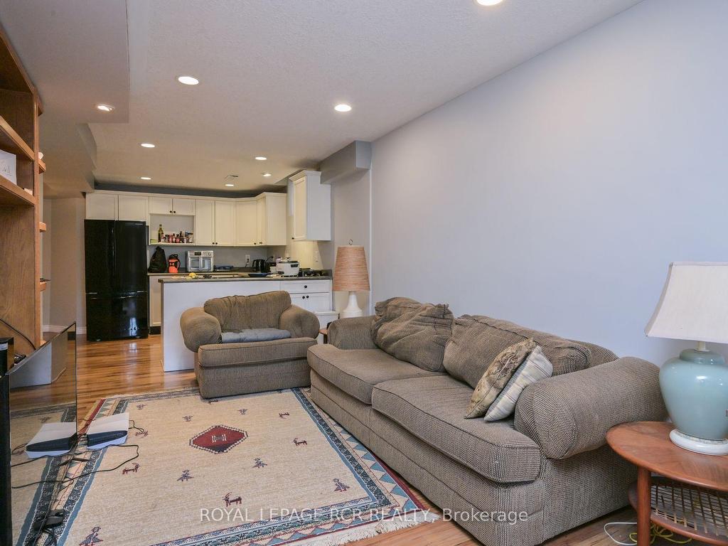 









24


Tascona

Court,
Barrie,




ON
L4M 0C5


