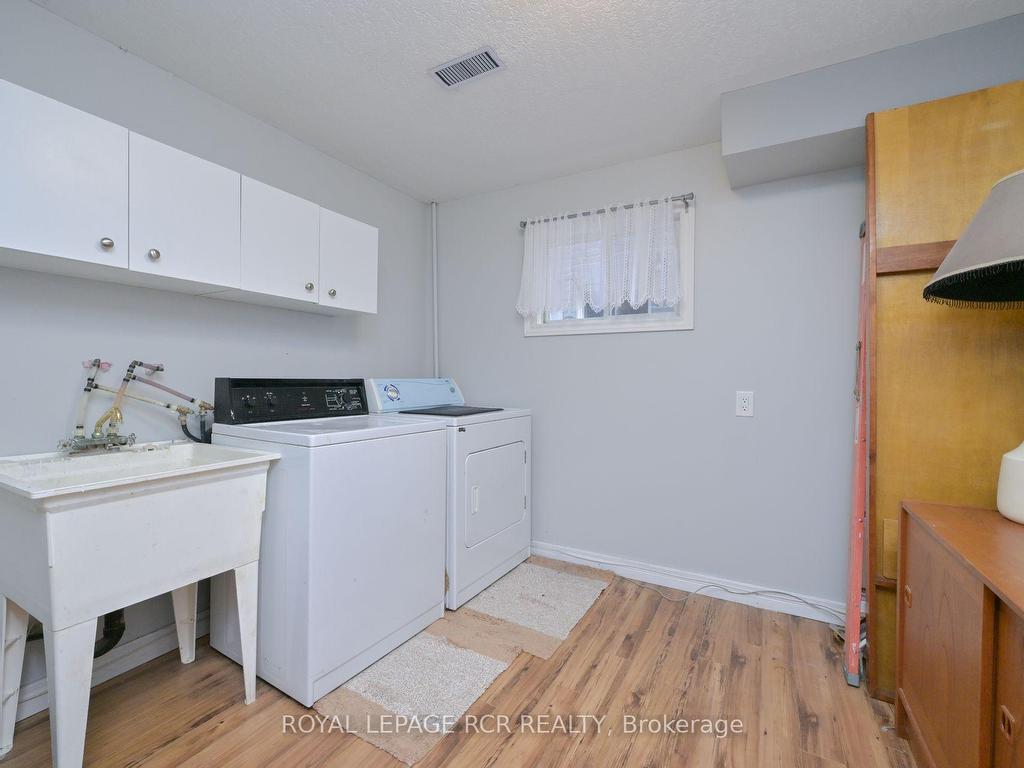 









24


Tascona

Court,
Barrie,




ON
L4M 0C5

