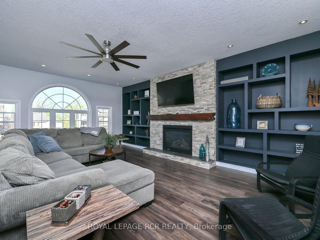 









24


Tascona

Court,
Barrie,




ON
L4M 0C5

