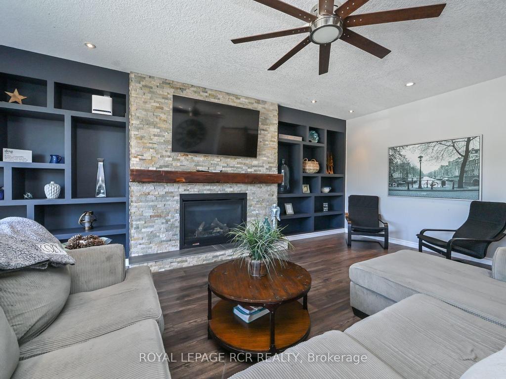 









24


Tascona

Court,
Barrie,




ON
L4M 0C5

