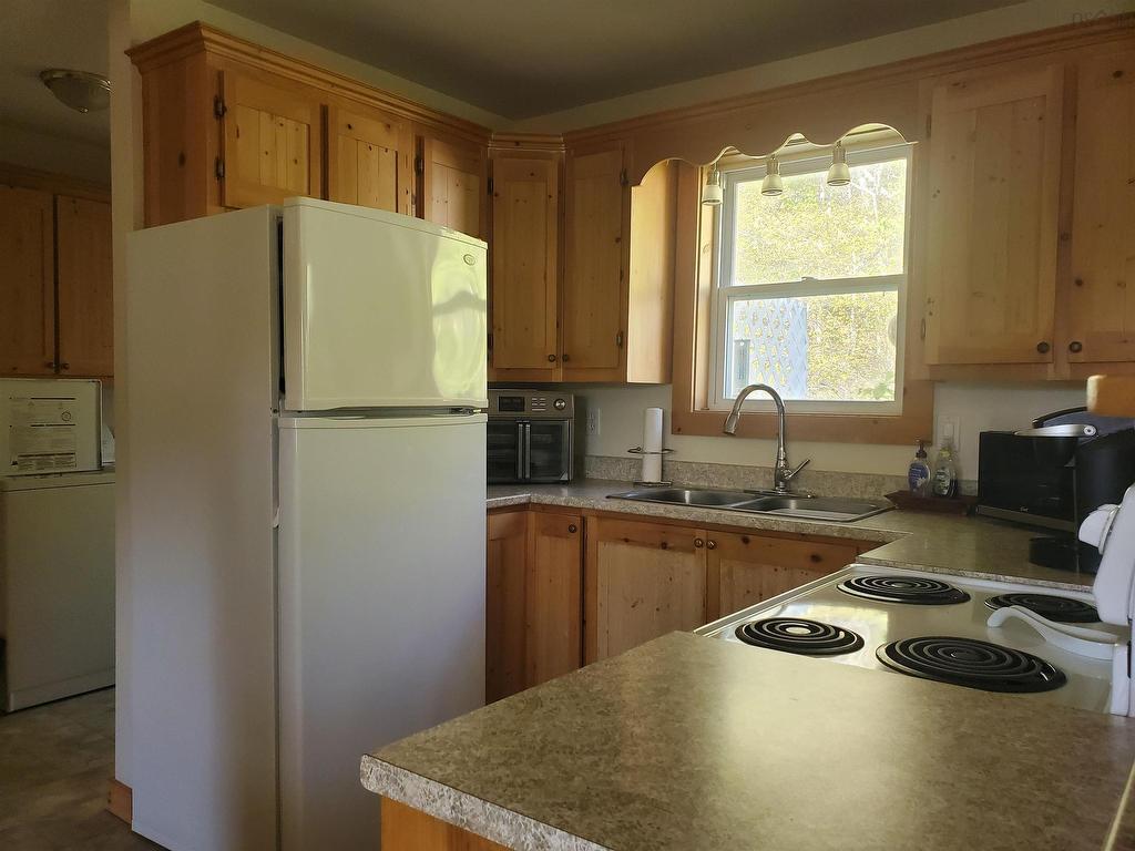












41 Baseline Road

,
Harbourville,




NS
B0P 1E0

