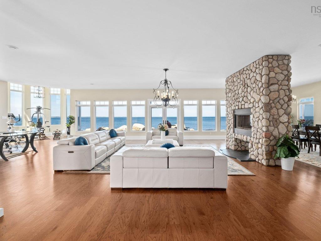 












446 Ketch Harbour Road

,
Bear Cove,




NS
B3V 1P7

