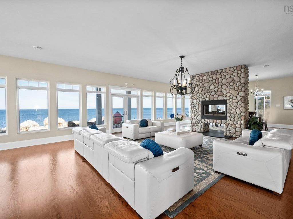 












446 Ketch Harbour Road

,
Bear Cove,




NS
B3V 1P7

