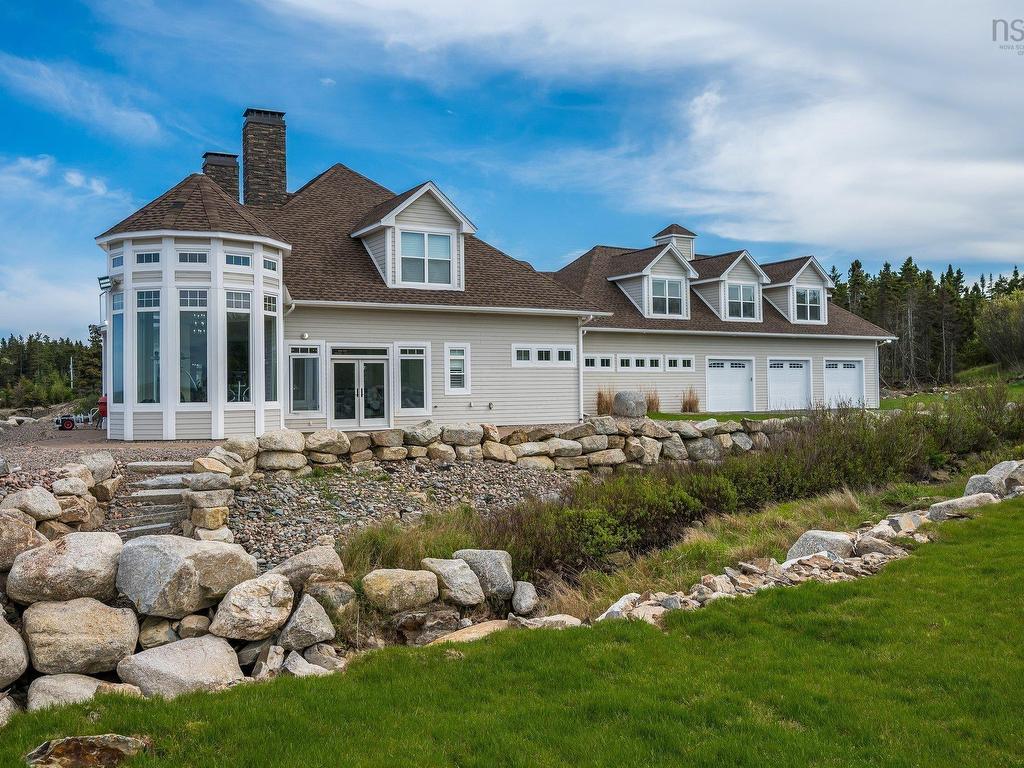 












446 Ketch Harbour Road

,
Bear Cove,




NS
B3V 1P7

