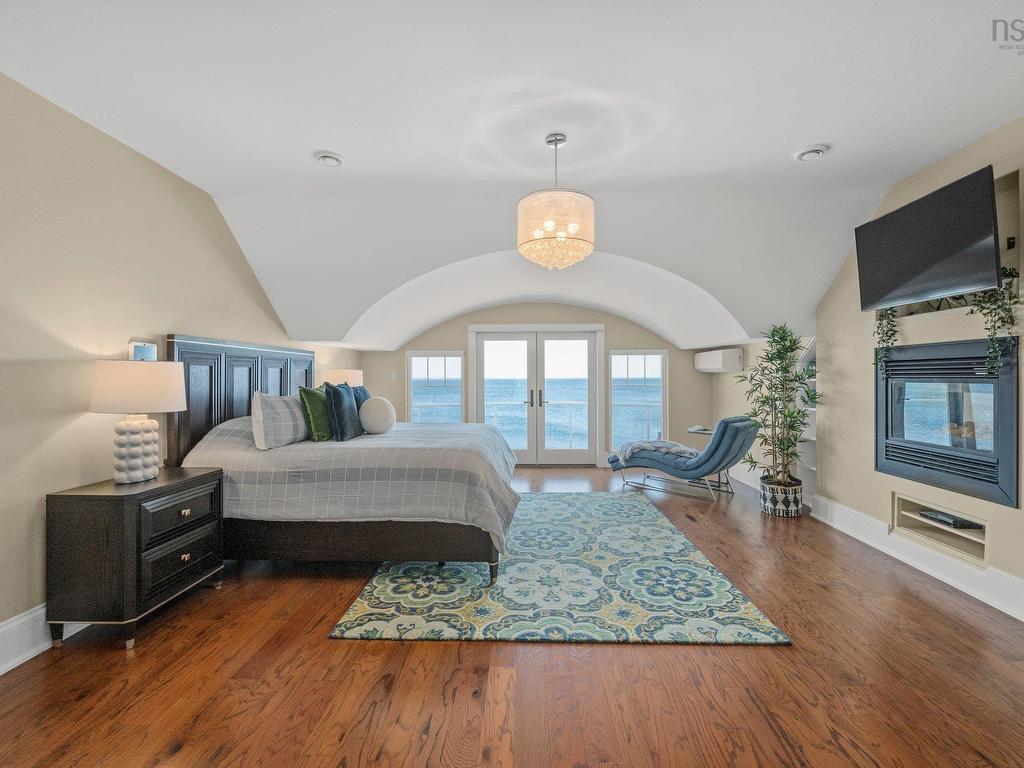 












446 Ketch Harbour Road

,
Bear Cove,




NS
B3V 1P7

