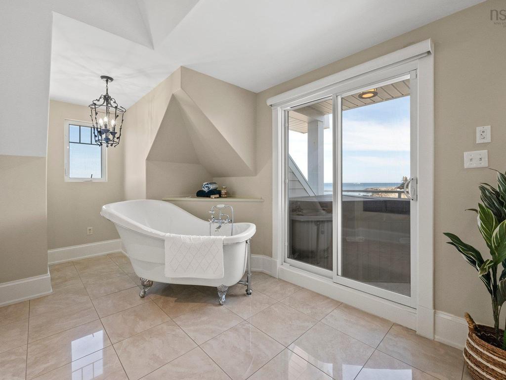 












446 Ketch Harbour Road

,
Bear Cove,




NS
B3V 1P7

