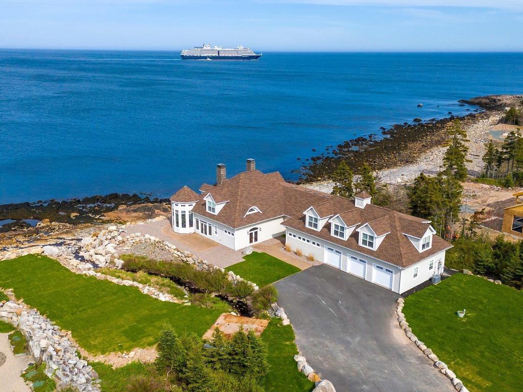 












446 Ketch Harbour Road

,
Bear Cove,




NS
B3V 1P7

