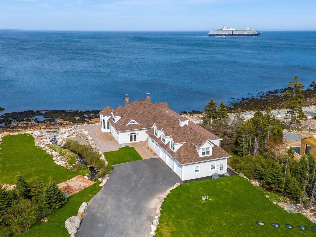 












446 Ketch Harbour Road

,
Bear Cove,




NS
B3V 1P7


