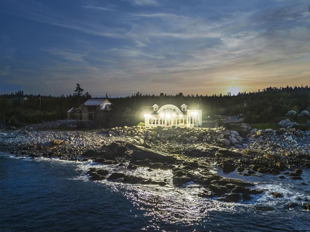 












446 Ketch Harbour Road

,
Bear Cove,




NS
B3V 1P7

