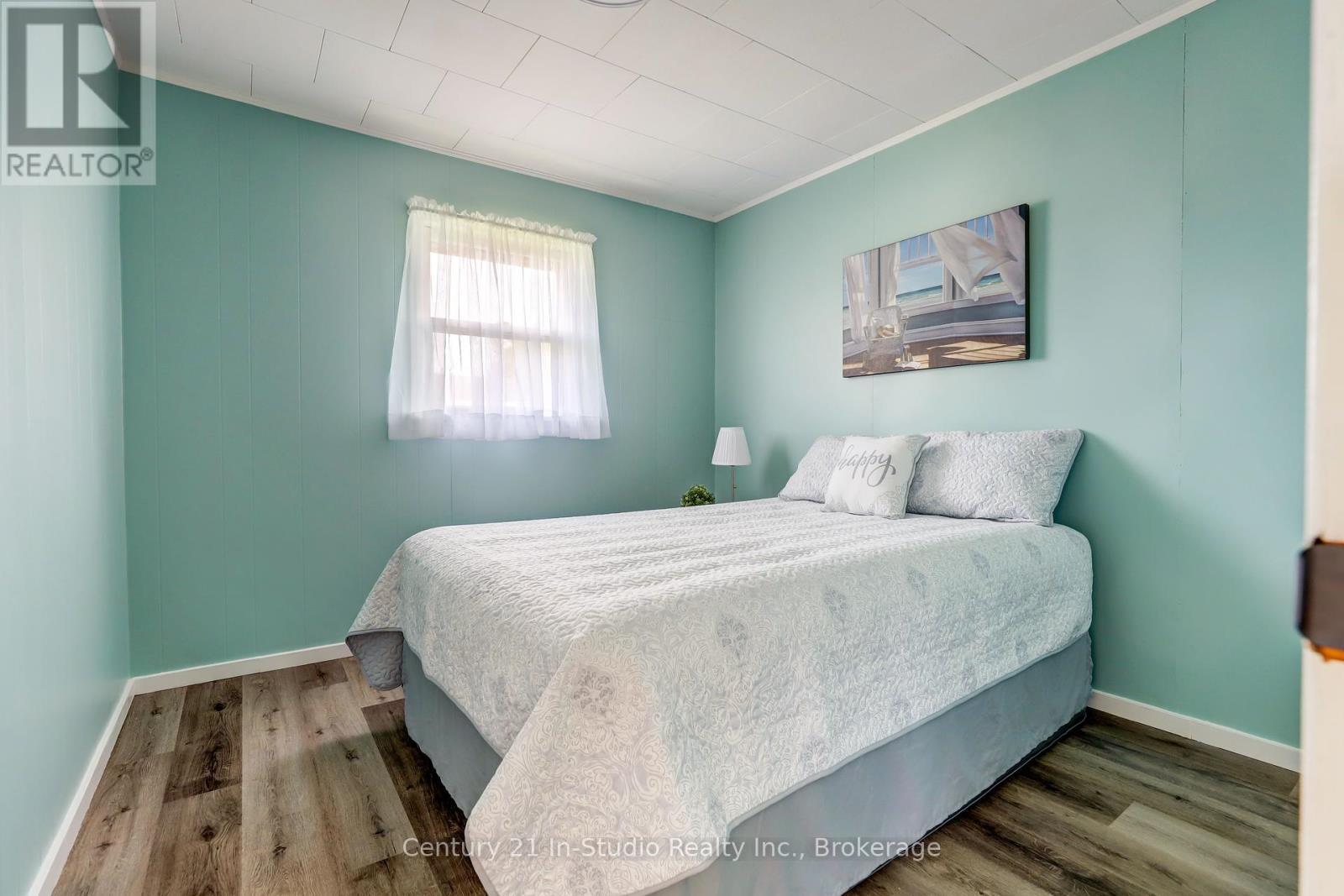 












75 TURNER STREET

,
Saugeen Shores,




Ontario
N0H2L0

