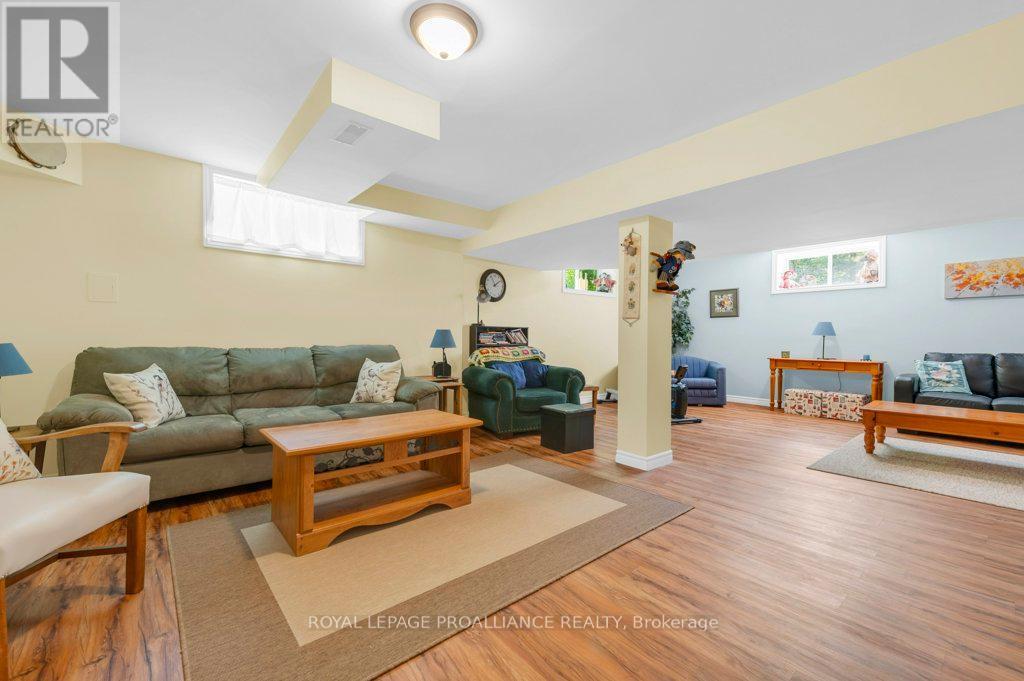 












5 QUAIL RIDGE LANE

,
Centre Hastings,




Ontario
K0K2K0

