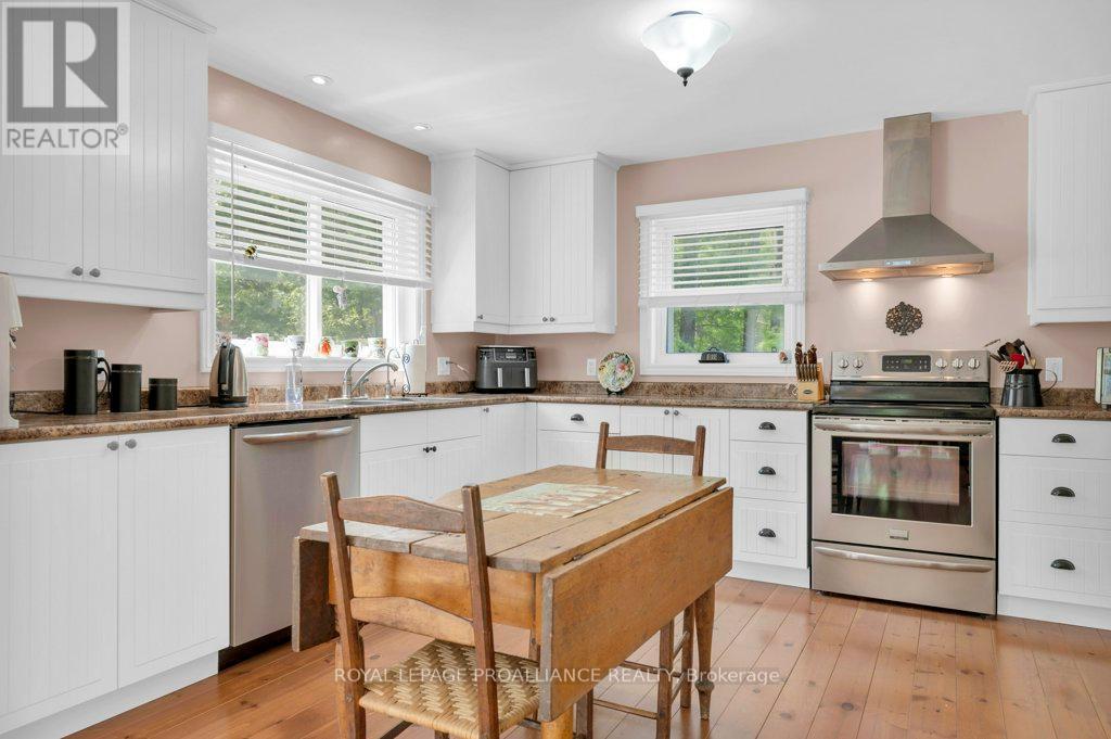 












5 QUAIL RIDGE LANE

,
Centre Hastings,




Ontario
K0K2K0

