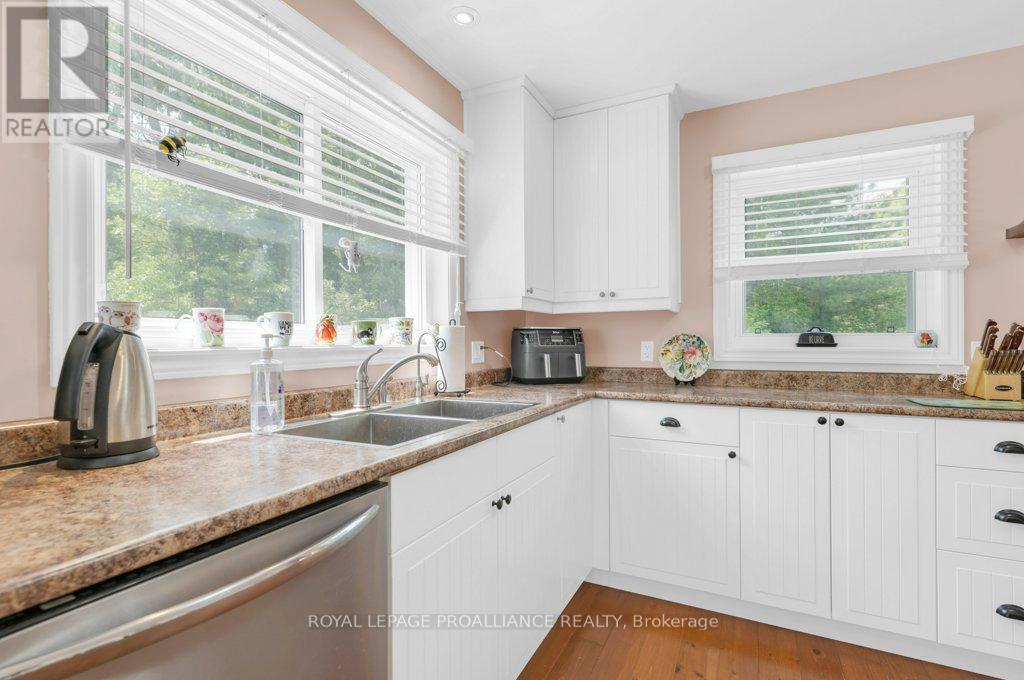 












5 QUAIL RIDGE LANE

,
Centre Hastings,




Ontario
K0K2K0

