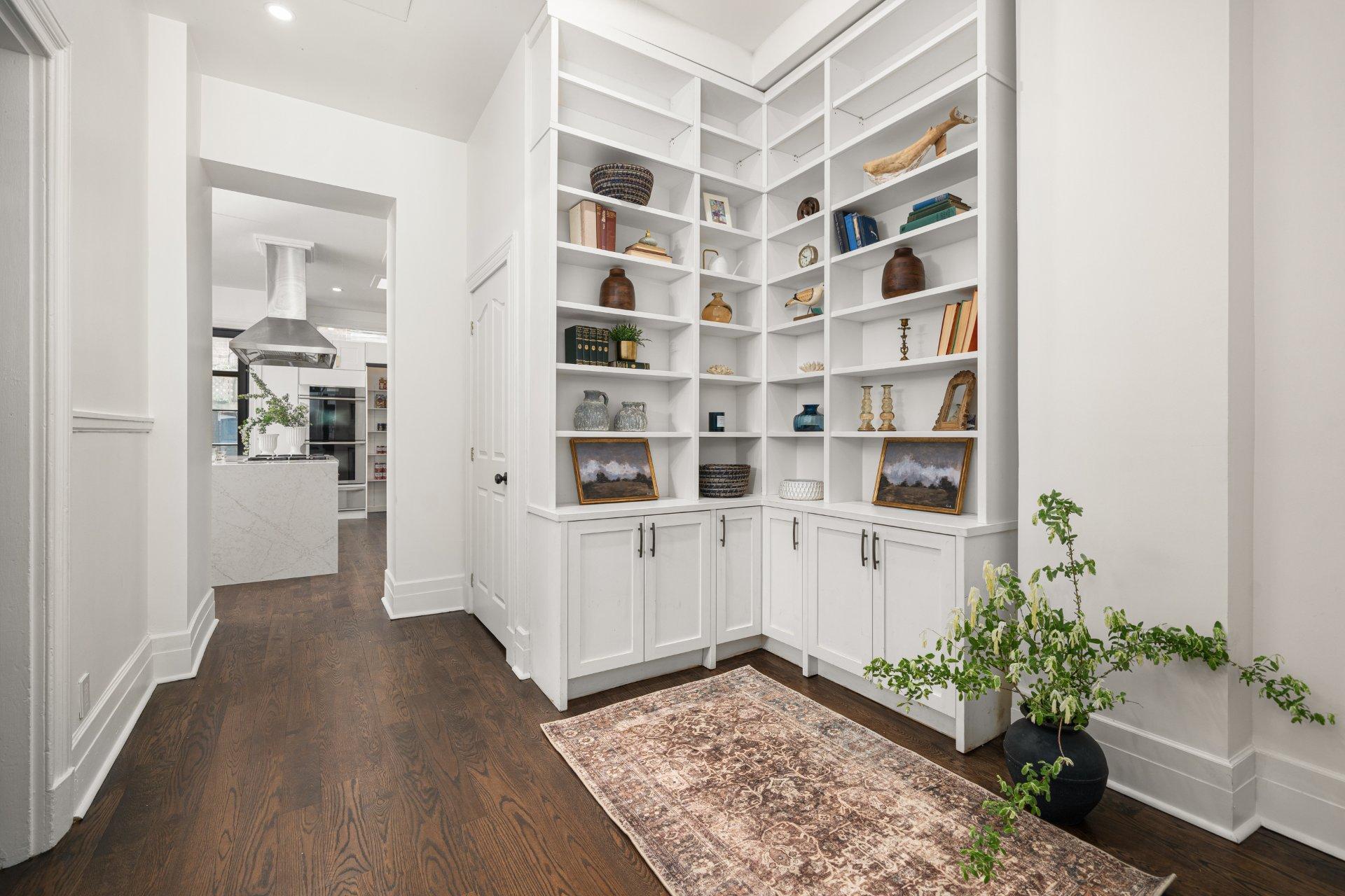 









3982


Av. Laval

,
Montréal (Le Plateau-Mont-Royal),




QC
H2W2J2

