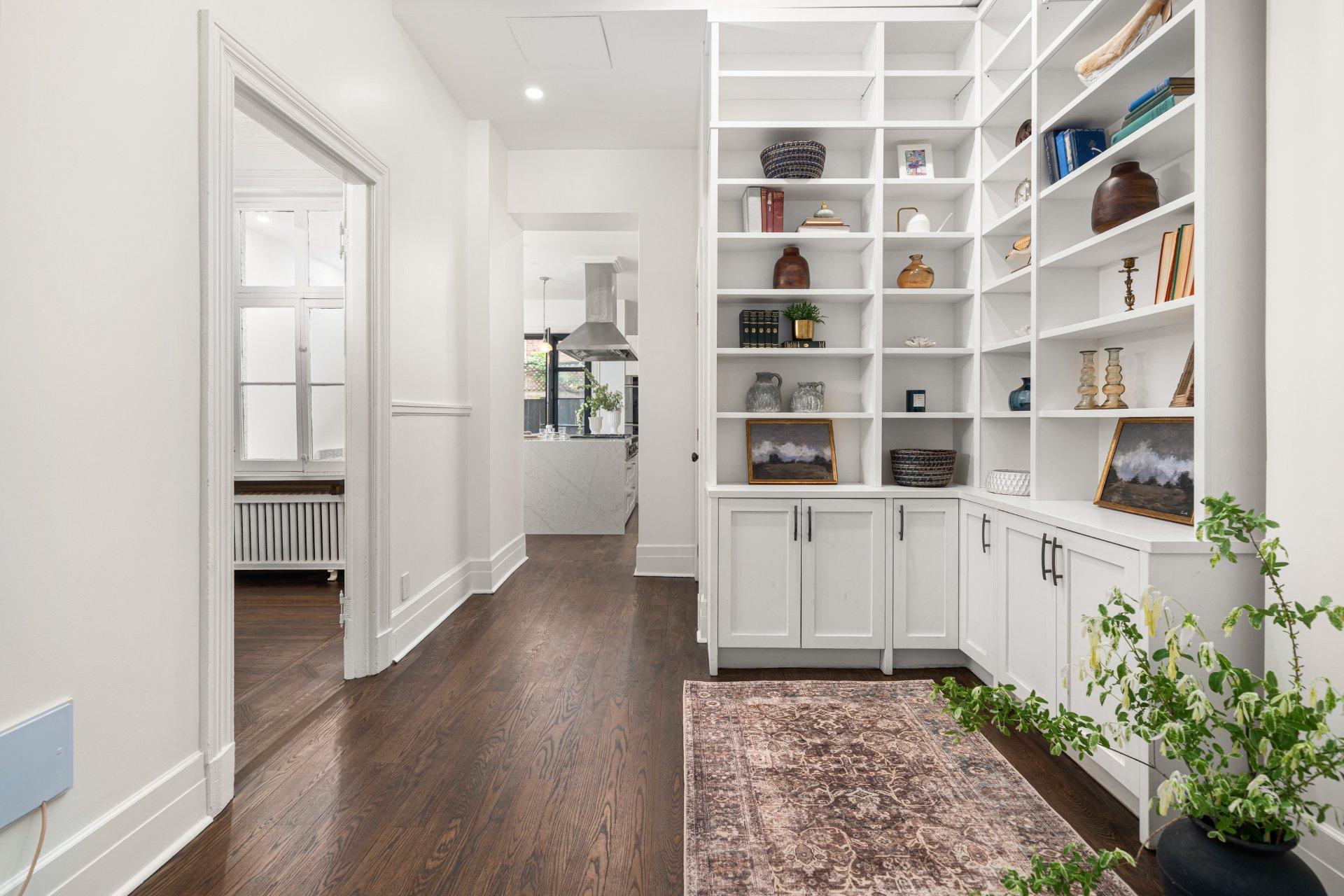 









3982


Av. Laval

,
Montréal (Le Plateau-Mont-Royal),




QC
H2W2J2

