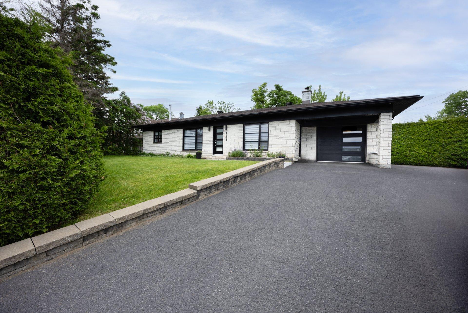 









151


Av. St-Michel

,
Québec (Beauport),




QC
G3C0C7

