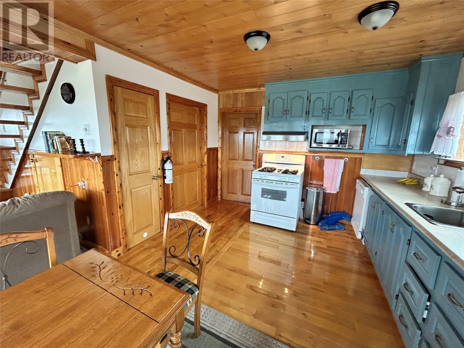












27 Lighthouse Road

,
Cape Ray,




Newfoundland & Labrador
A0N1C0

