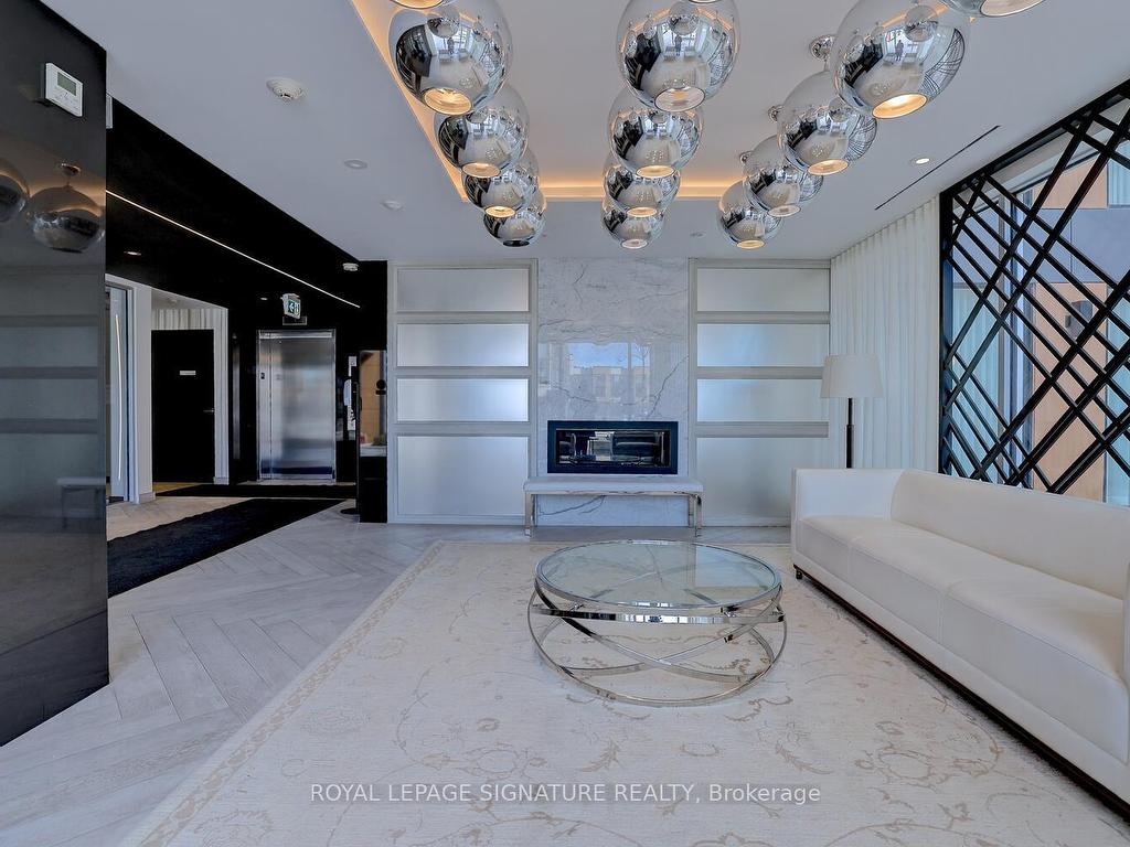 









168


Sabina

Drive, 103,
Oakville,




ON
L6H 7C3

